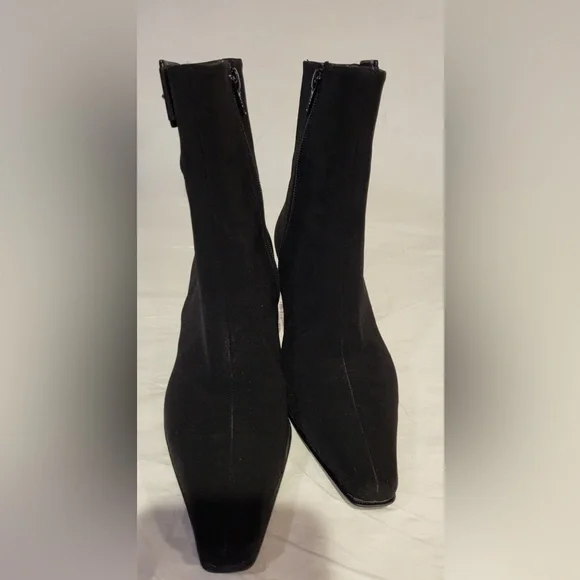 💎Price DROP....STUART WEITZMAN black Gore-tex kitten heel boots - Picture 3 of 6